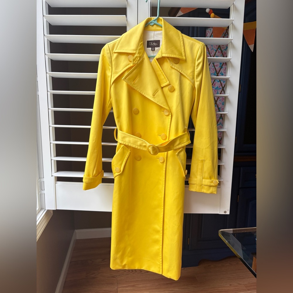 Cole Haan Women's Vibrant Yellow Trench Coat. Look 👀 at the is beautiful trench!
